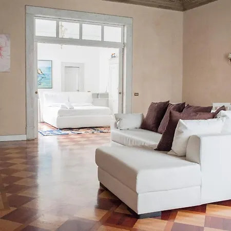 Luxury Flat In Centre